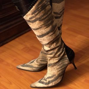 Beautiful Just Cavalli leather-print boots